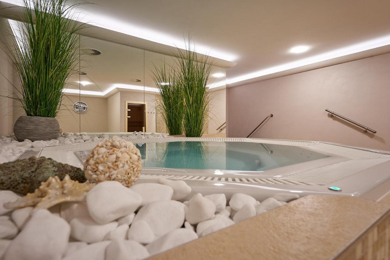 Wellness Hotel Queens มาเรียอานซเกลาซนี ภายนอก รูปภาพ